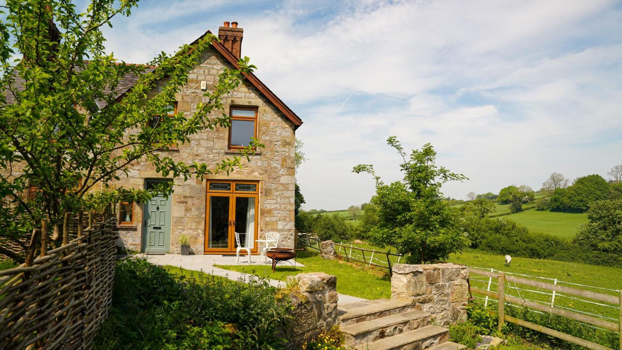 Tranquil Countryside Cottage For Two 렉섬 외부 사진